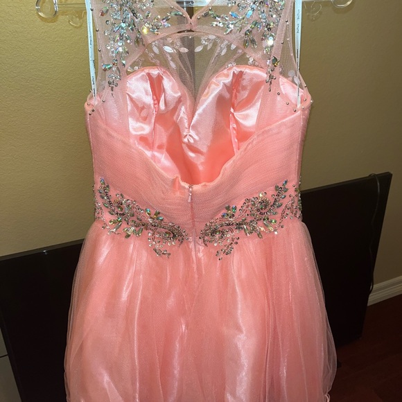 Coral pink formal dress size M worn once - Picture 3 of 4
